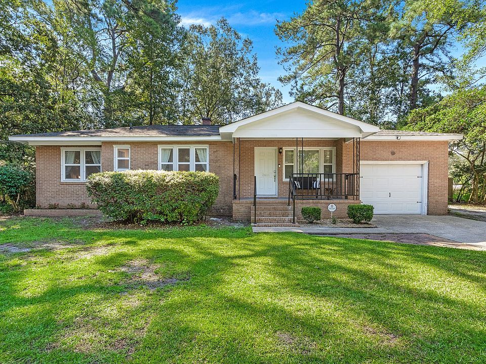 1st image of 2611 N Oakridge Cir