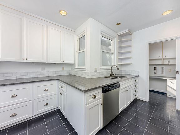 5th image of 464 Chenery St