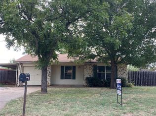1913 Crawford St, Graham, TX 76450