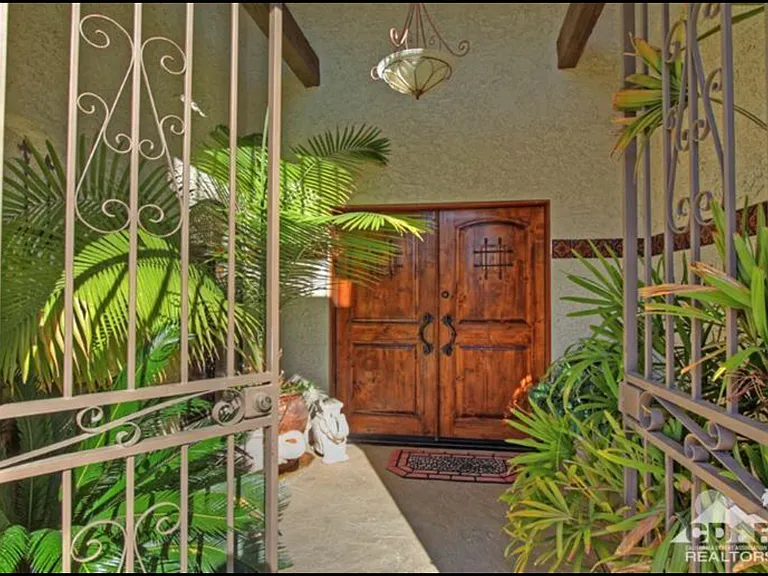 78770 Martinique Dr — Photo 18