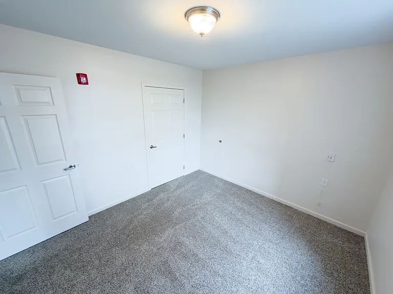 Reynolds Pointe Senior Apartments — Photo 19