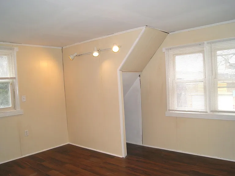 2208 N Knox Ave #2 — Photo 2