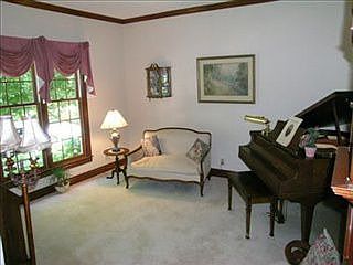 4th image of 1144 Sheffield Pl