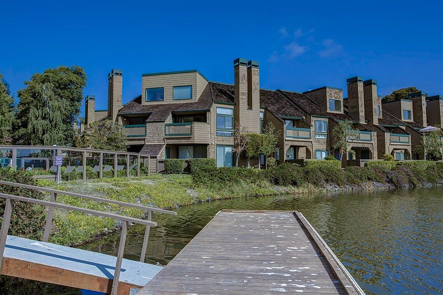 1st image of 60 Cove Ln