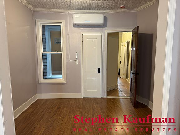4th image of 2919 Heath Ave Floor 1