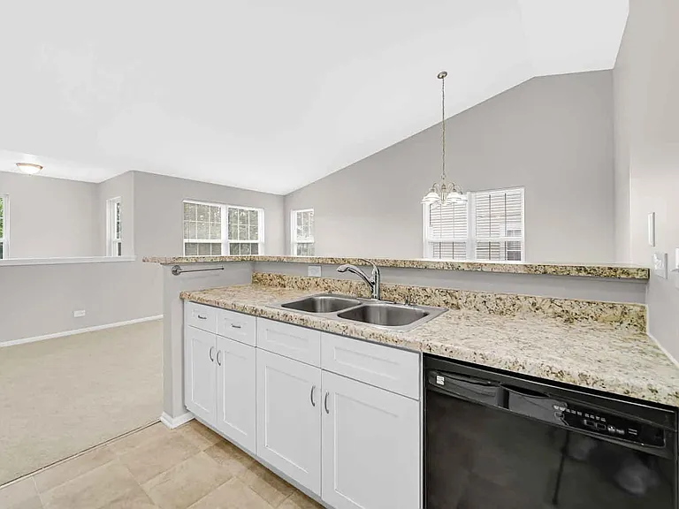 Genesee Dr — Photo 10