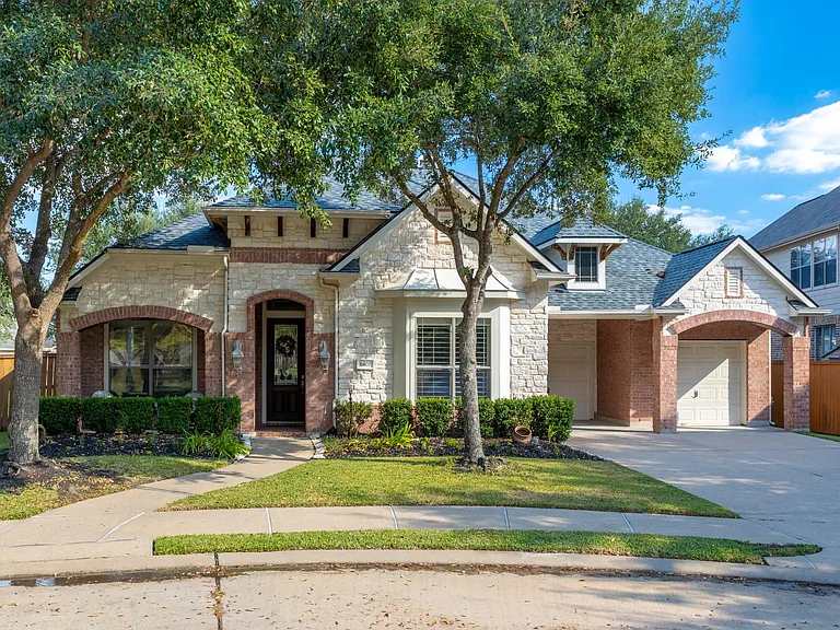 8407 Iron Tree Ln — Photo 1