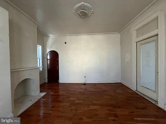4th image of 403 E 31st St