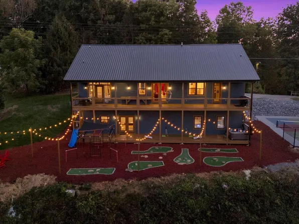 3369 Robeson Rd, Sevierville, TN 37862