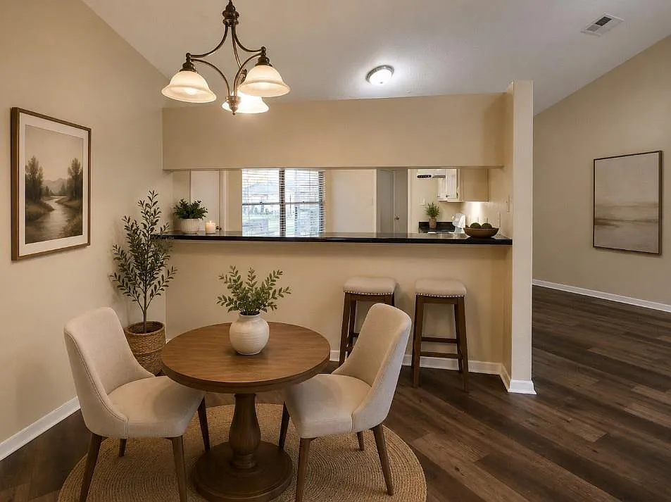 4 bed, 2.0 bath, 1904 sqft, $1,975 — Photo 3