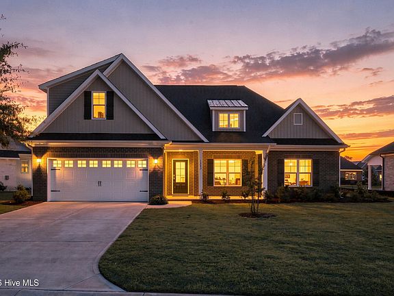 2nd image of 1242 Mandevilla Drive SE