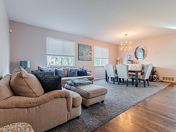 3rd image of 3405 Pine Cir