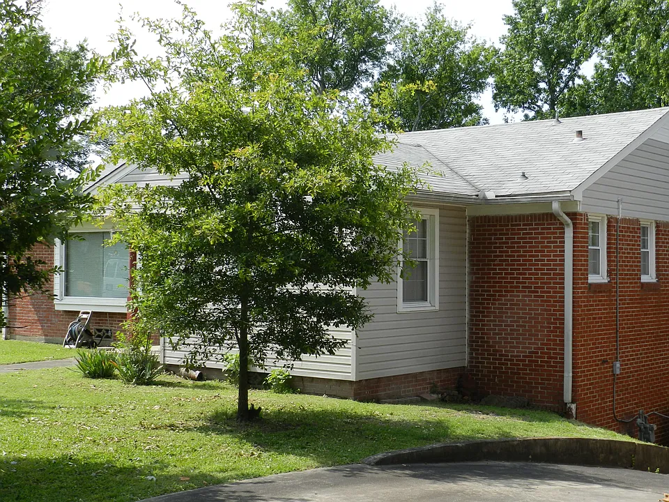 366 Goshen Ave #A