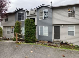 1017 Crestview Ln APT D, Mount Vernon, WA 98273