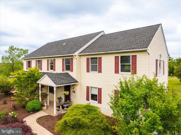 4818 Rainbow Ridge Cir, Schwenksville, PA 19473
