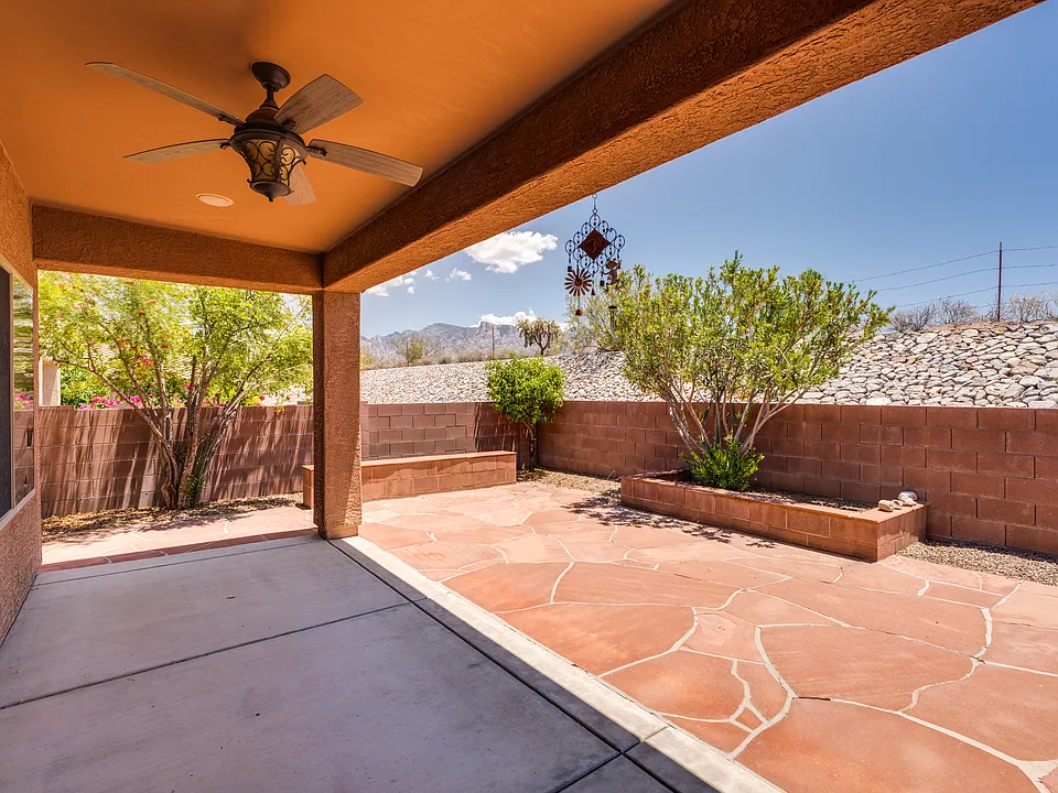 677 W Pizzicato Ln