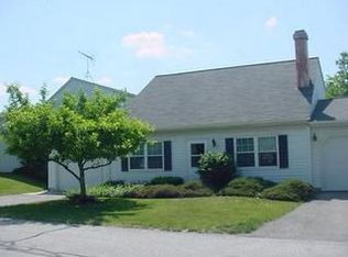 8773 E Brook Cir, Chagrin Falls, OH 44023