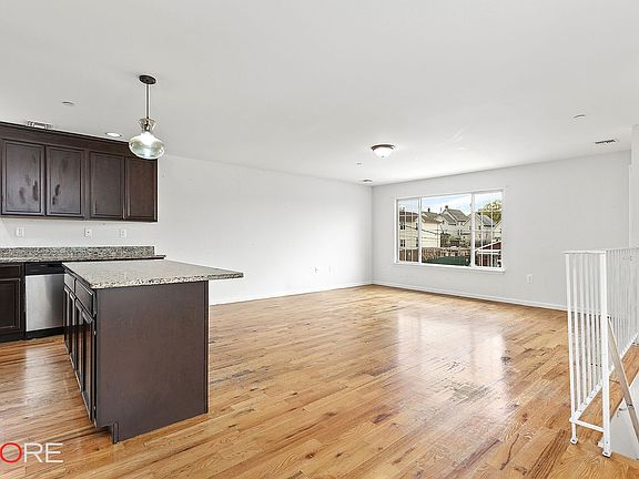 3rd image of 45 Union Ave