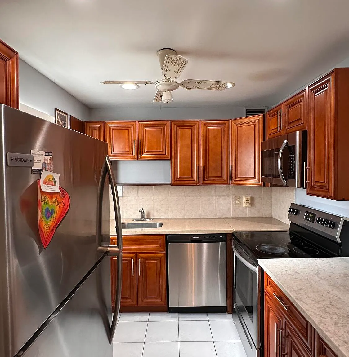 2 bed, 2.0 bath, 880 sqft, $1,700 — Photo 2