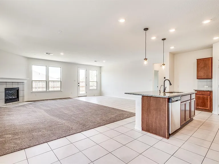 917 Waggoner Dr — Photo 28
