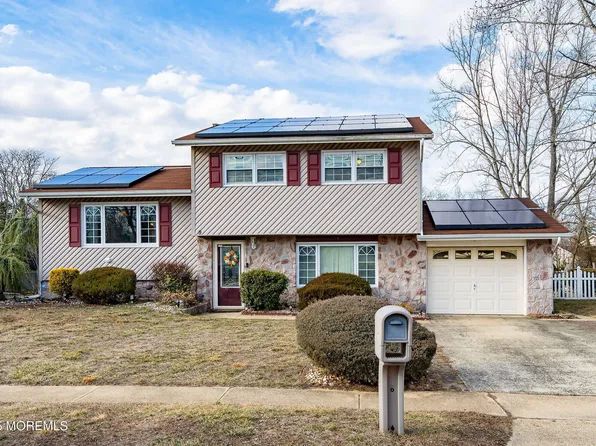 9 Rhode Island Drive, Jackson, NJ 08527