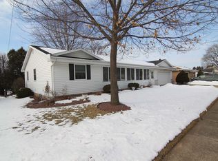 1601 N Douglas St, Appleton, WI 54914