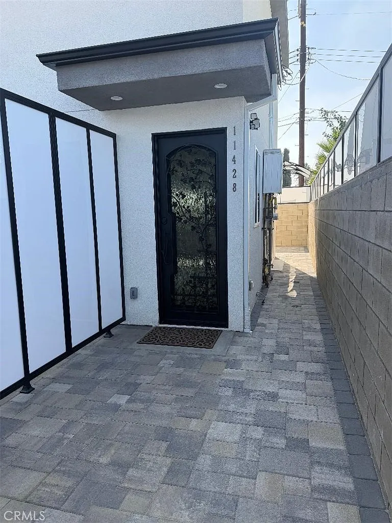 3 bed, 1300 sqft, $4,000 — Photo 1
