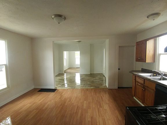 2nd image of 147 Park Ave