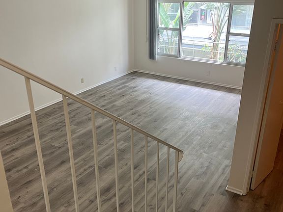 4th image of 818 12th St #7