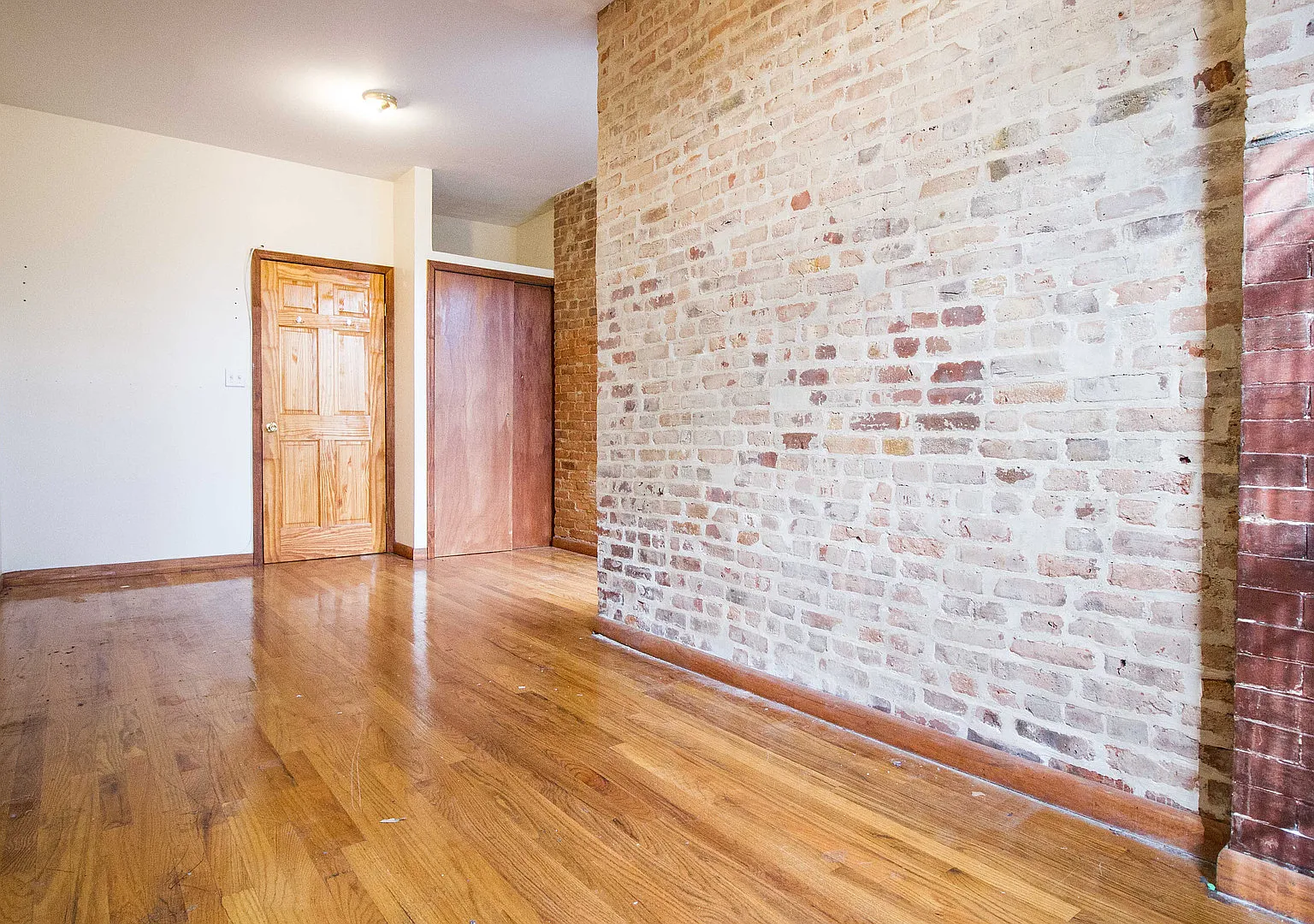 840 Hart Street — Photo 3