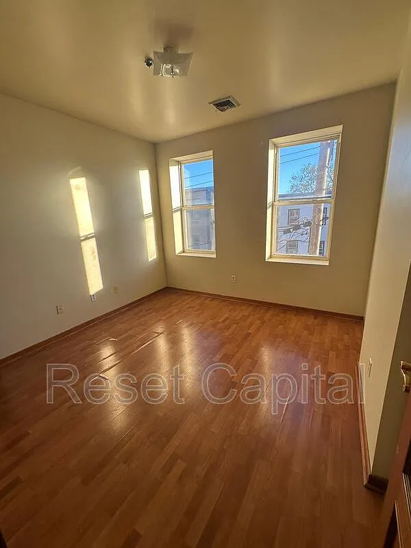 1 bed, 1.0 bath, $2,750 — Photo 2