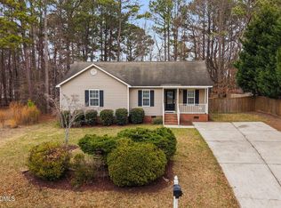 935 S Willhaven Dr, Fuquay Varina, NC 27526