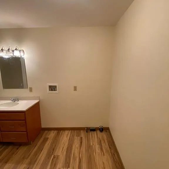 923 Churchill Ave — Photo 10