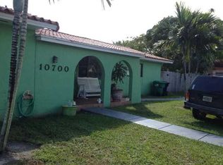 10700 SW 70th St, Miami, FL 33173