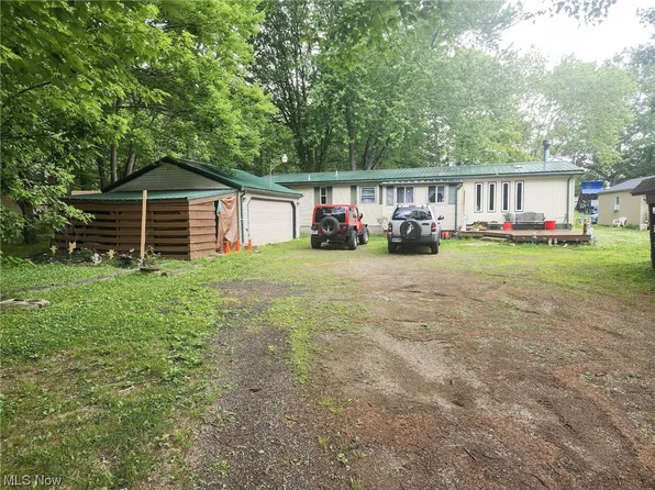 1344 State Route 7 NE, Brookfield, OH 44403