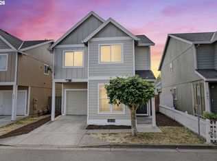 871 N 20th Way, Cornelius, OR 97113
