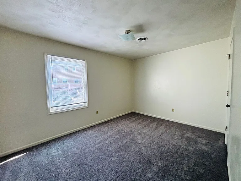 1407 Toms Creek Rd #14 — Photo 17