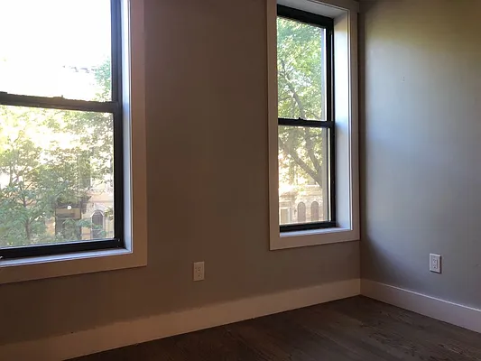 Rented by Premier Metro Realty Corp | media 8