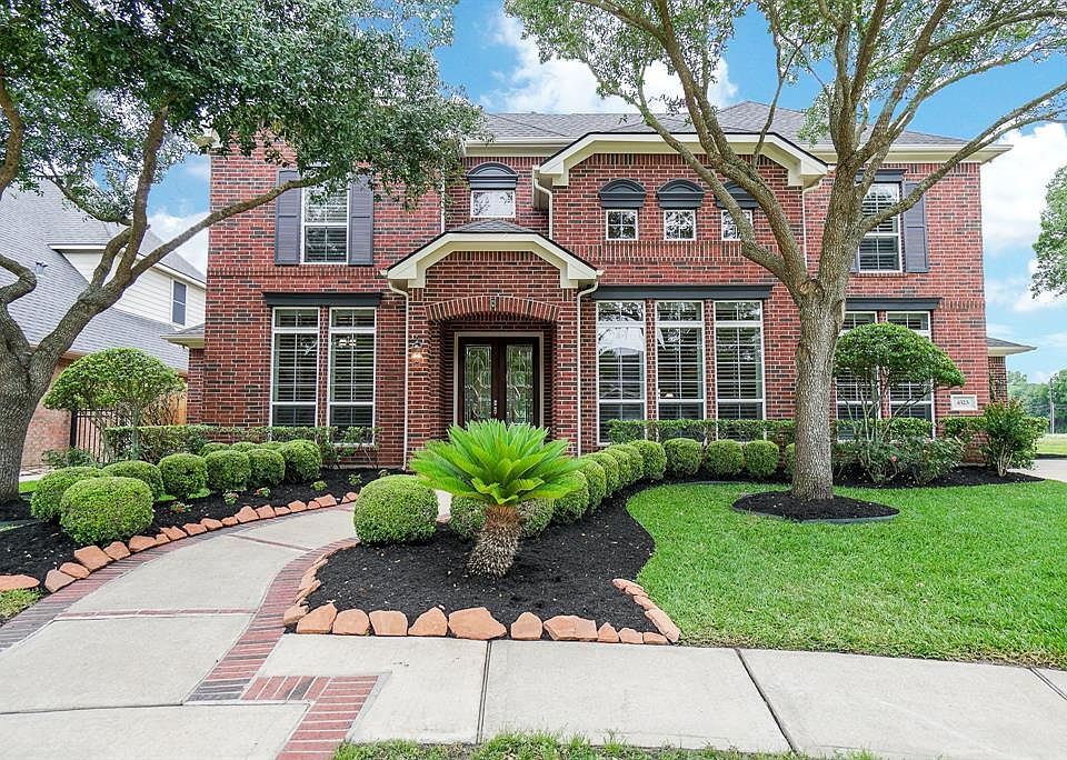Welcome Home to 4323 Cannondale Ln. Beautiful curb appeal and the interior is Exquisite. The owners are very meticulous and it will truly show when you come to view.