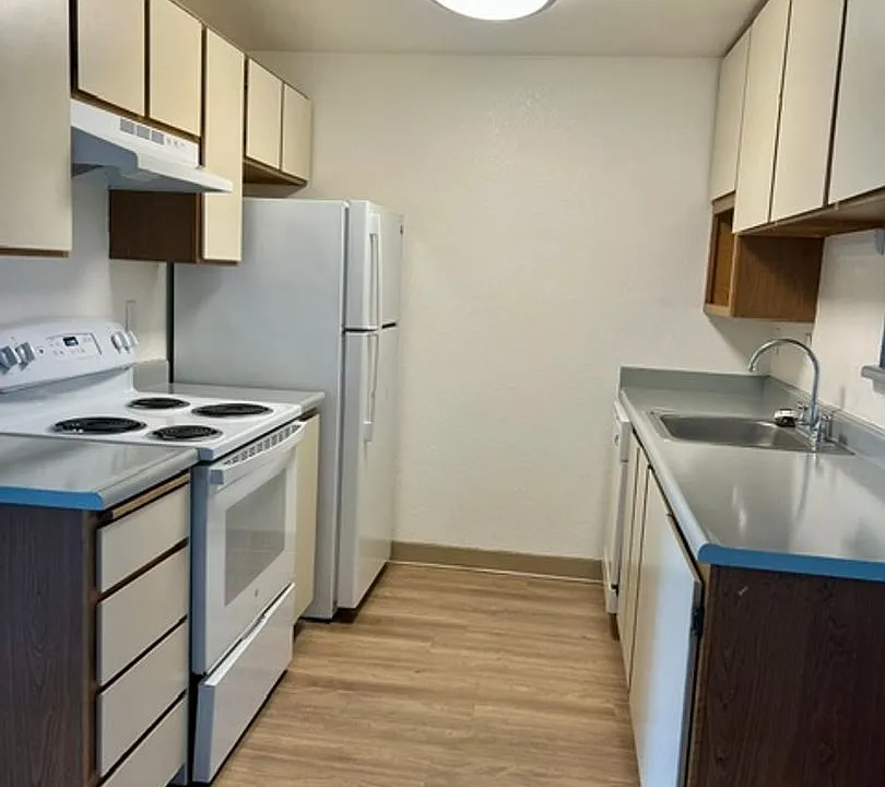 CEDAR MILL VILLAGE APARTMENTS