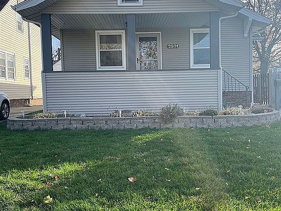 3rd image of 2501 D Ave NE