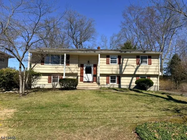 32 Lake Dr, Parsippany-Troy Hills Twp., NJ 07005