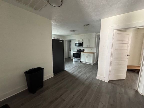 3rd image of 275 Orr St