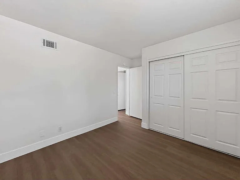 21909 Huron Ln — Photo 25