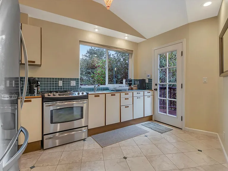 16101 Matilija Dr — Photo 13