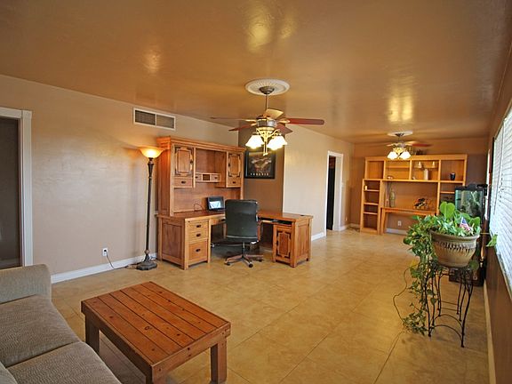 2nd image of 2410 W Anderson Ave