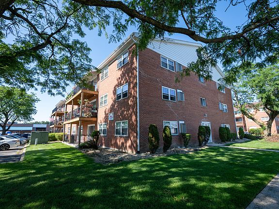 4th image of 6115 W 94th St APT A5