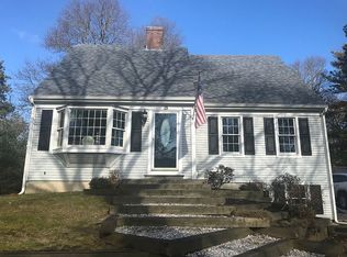 15 Lakeview Dr, Sandwich, MA 02563