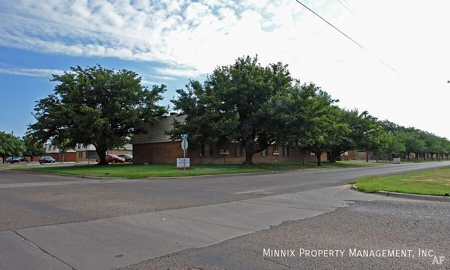2 bed, 1.0 bath, 740 sqft, $850 — Photo 3