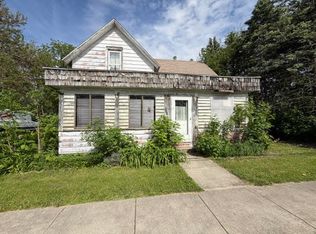 413 S Range St, Wolcott, IN 47995
